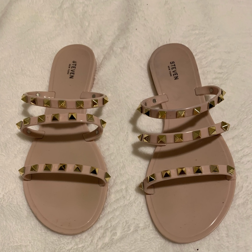 Nude and gold